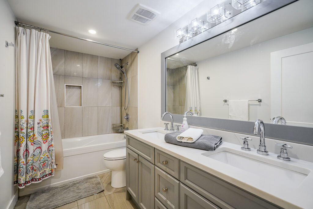 2050 Blantyre Bathroom Top Coquitlam Realtor Krista Lapp